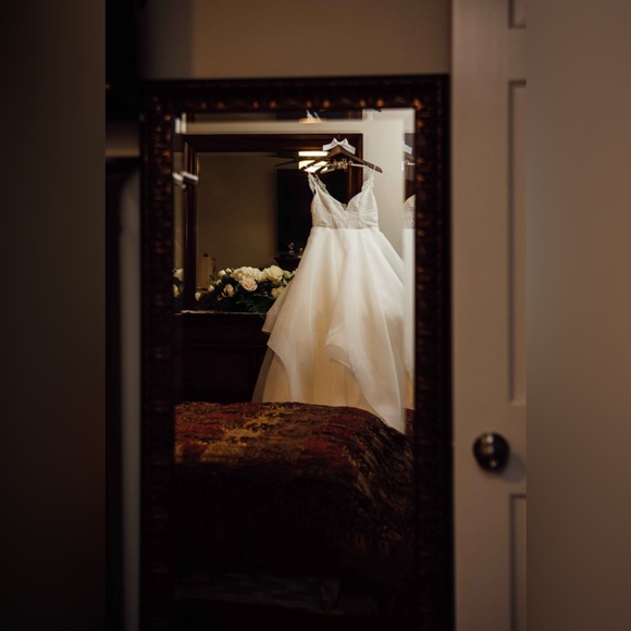 Hayley Paige Wedding Gown - Picture 1 of 3